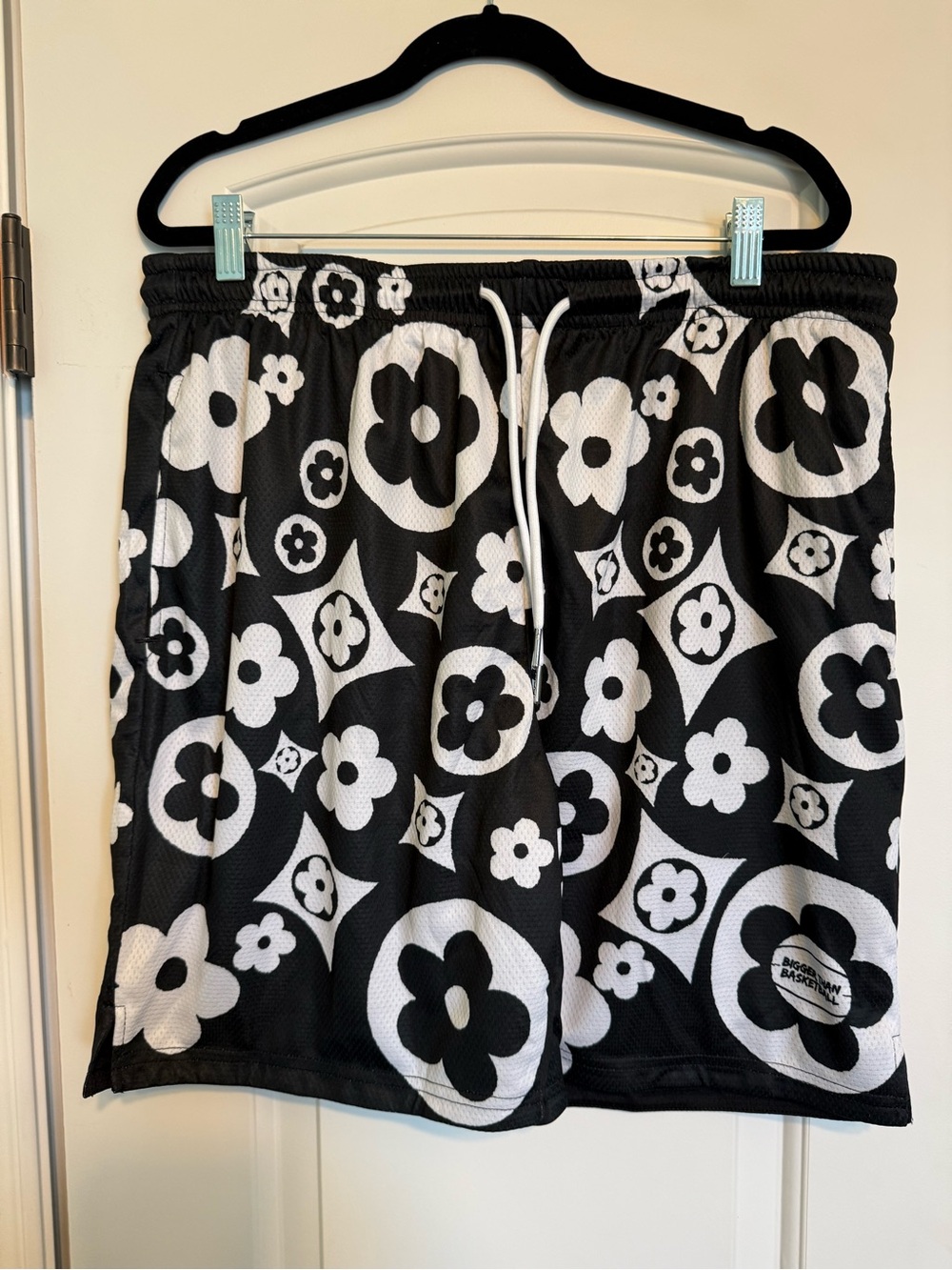 Bigger Than Basketball Black & White Floral Graphic Athletic Shorts NWT